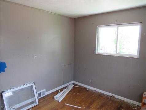 4680 Beechgrove Avenue Garfield Heights OH 44125