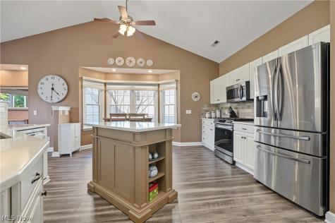 38585 N Bay Drive Willoughby OH 44094