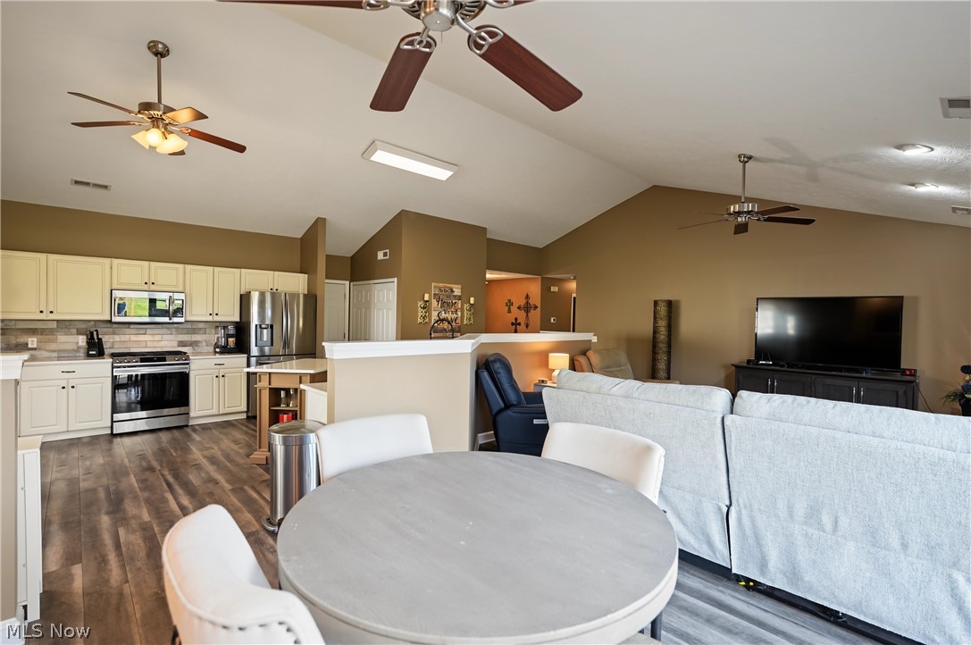 38585 N Bay Drive Willoughby OH 44094