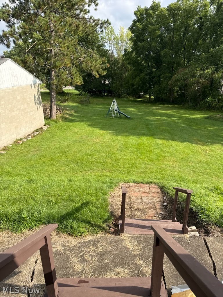 57 Park Avenue Struthers OH 44471