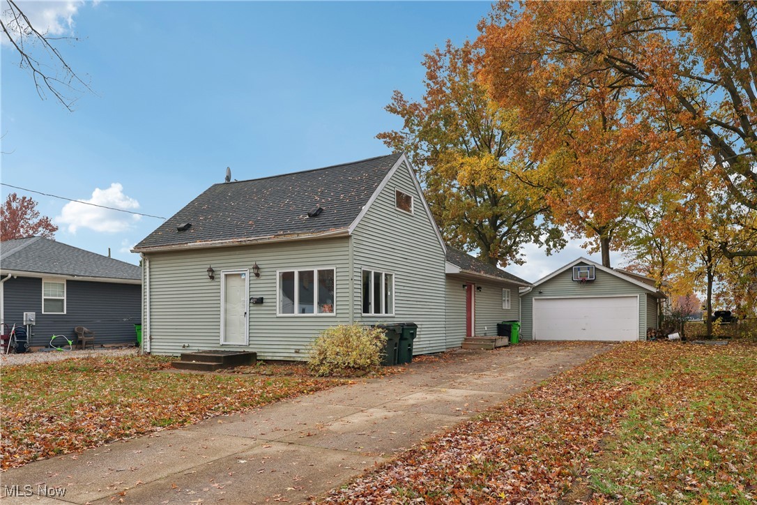 492 E Hopocan Avenue Barberton OH 44203