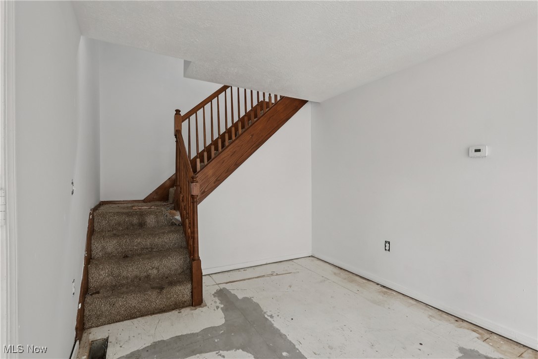 492 E Hopocan Avenue Barberton OH 44203