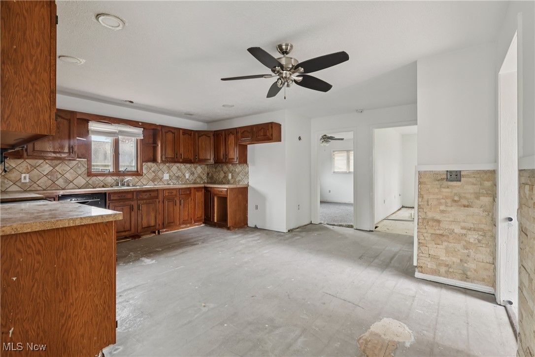 492 E Hopocan Avenue Barberton OH 44203