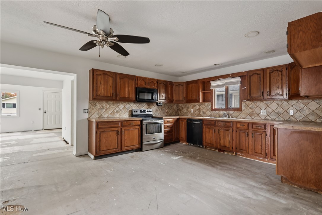 492 E Hopocan Avenue Barberton OH 44203