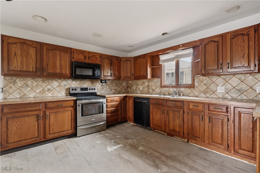 492 E Hopocan Avenue Barberton OH 44203