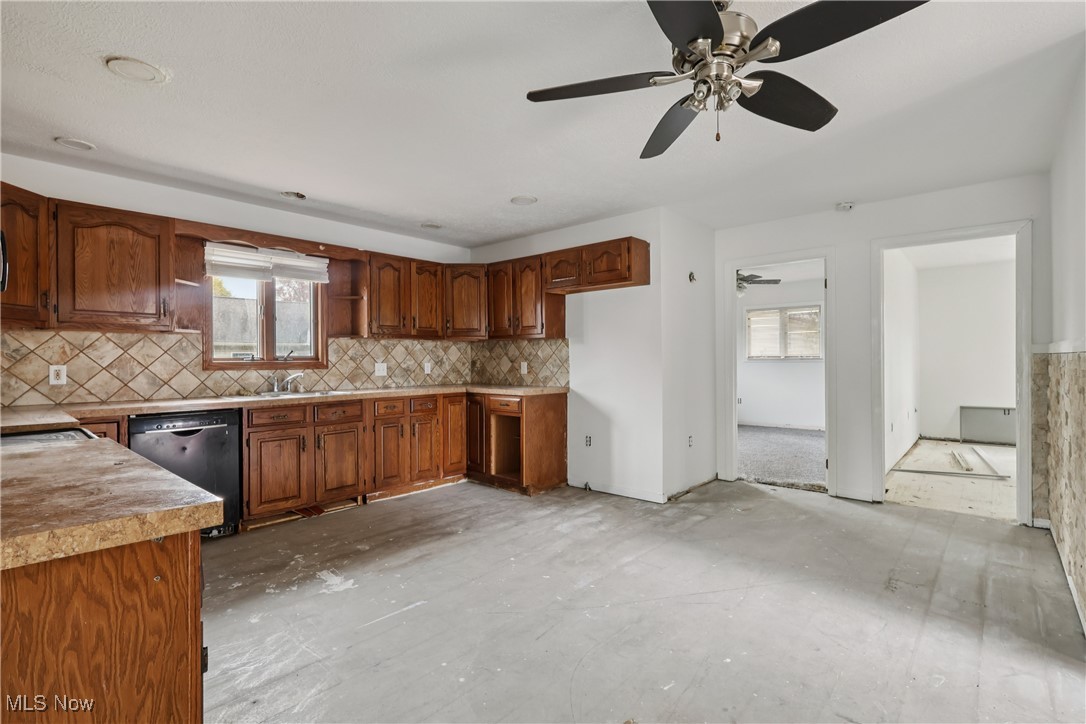 492 E Hopocan Avenue Barberton OH 44203