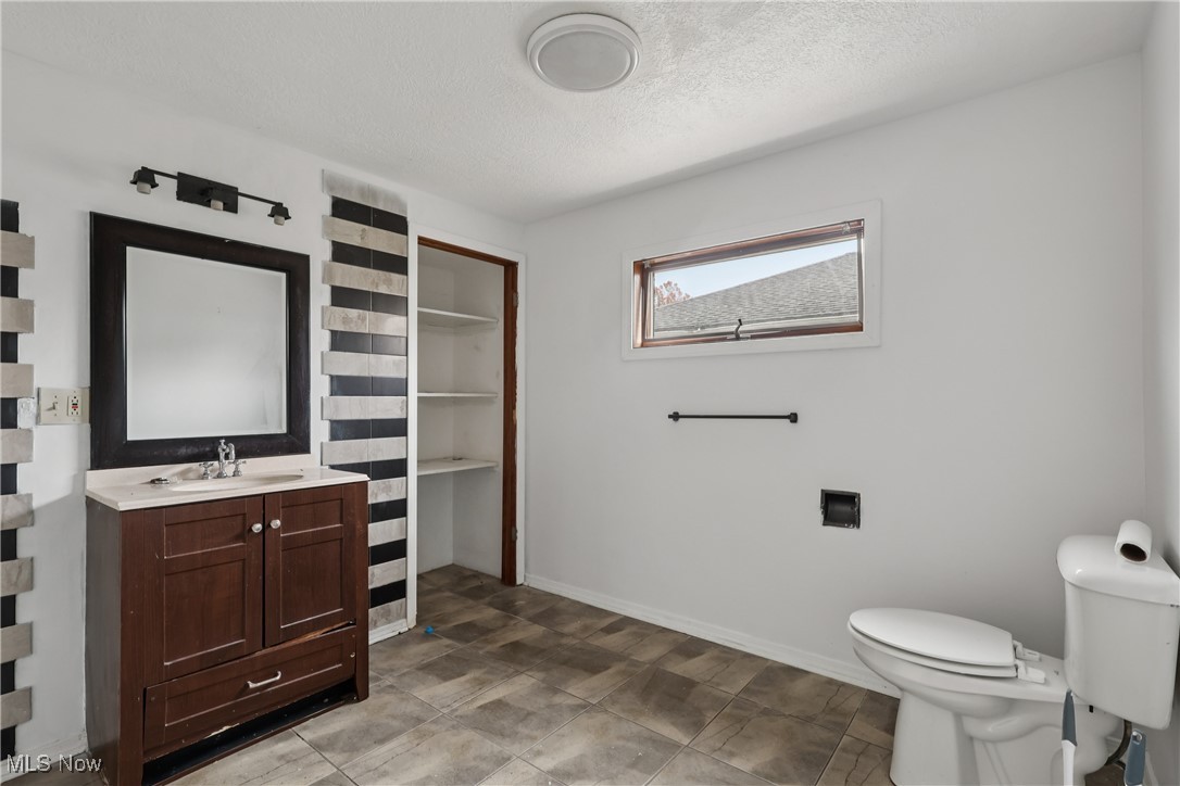 492 E Hopocan Avenue Barberton OH 44203