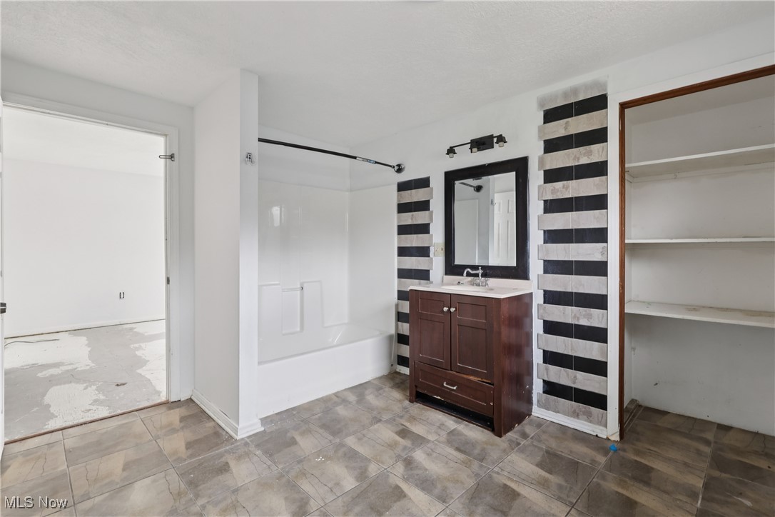 492 E Hopocan Avenue Barberton OH 44203