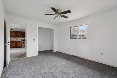 492 E Hopocan Avenue Barberton OH 44203
