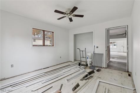 492 E Hopocan Avenue Barberton OH 44203