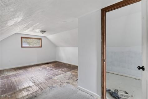 492 E Hopocan Avenue Barberton OH 44203