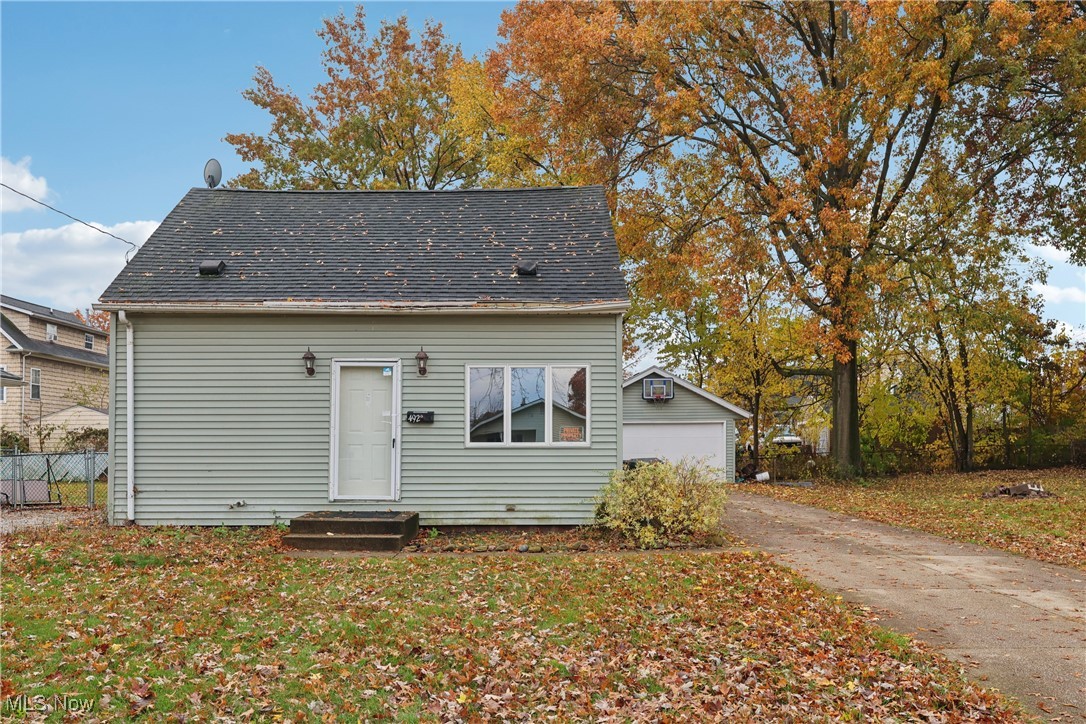 492 E Hopocan Avenue Barberton OH 44203