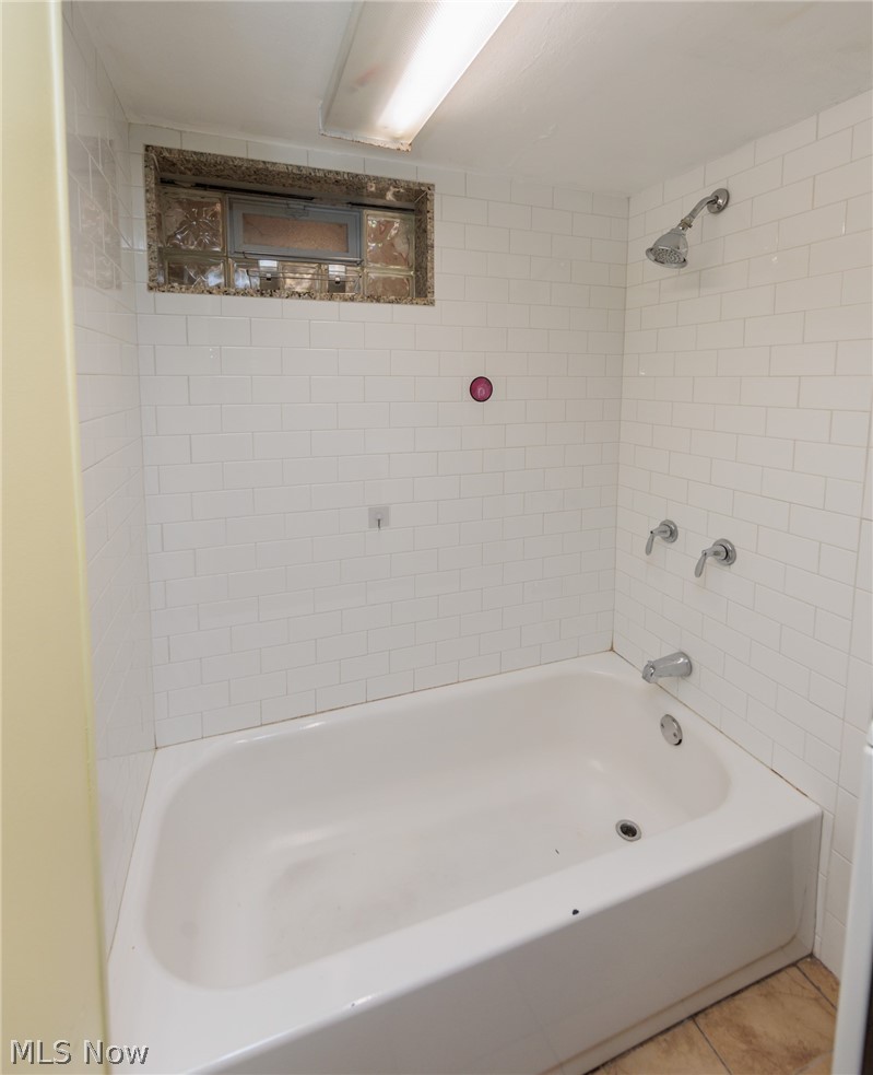 3675 W 165th Street Cleveland OH 44111
