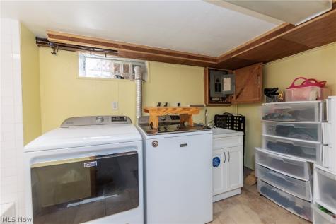 3675 W 165th Street Cleveland OH 44111