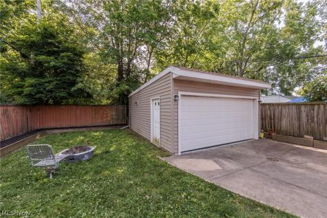 3675 W 165th Street Cleveland OH 44111