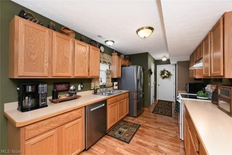 3126 Shelton Court Akron OH 44312
