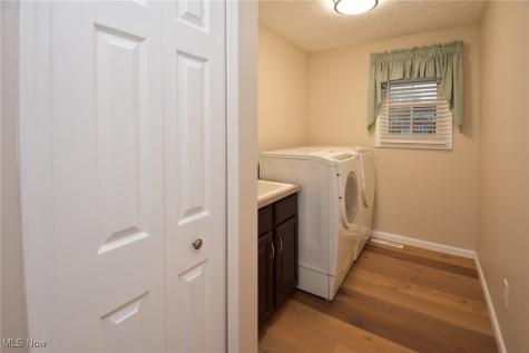 6701 Bretton Ridge Drive North Olmsted OH 44070