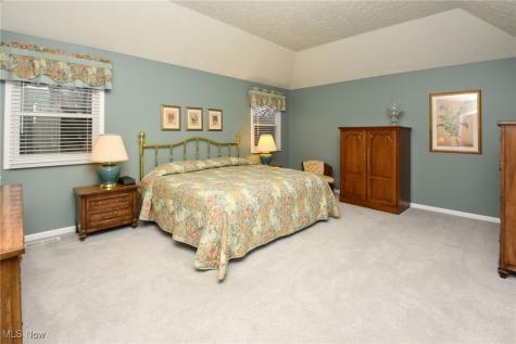 6701 Bretton Ridge Drive North Olmsted OH 44070