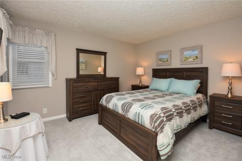 6701 Bretton Ridge Drive North Olmsted OH 44070