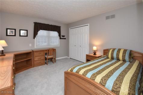 6701 Bretton Ridge Drive North Olmsted OH 44070