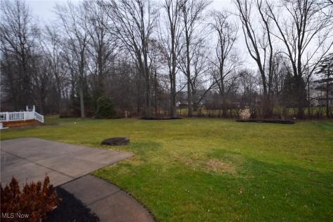 6701 Bretton Ridge Drive North Olmsted OH 44070