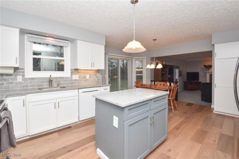 6701 Bretton Ridge Drive North Olmsted OH 44070