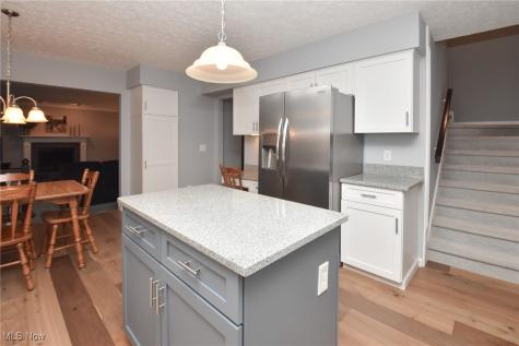 6701 Bretton Ridge Drive North Olmsted OH 44070