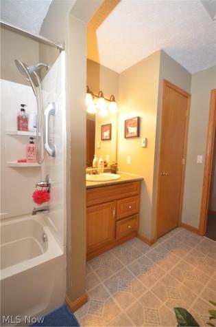 3805 Lake Vista Road Akron OH 44319