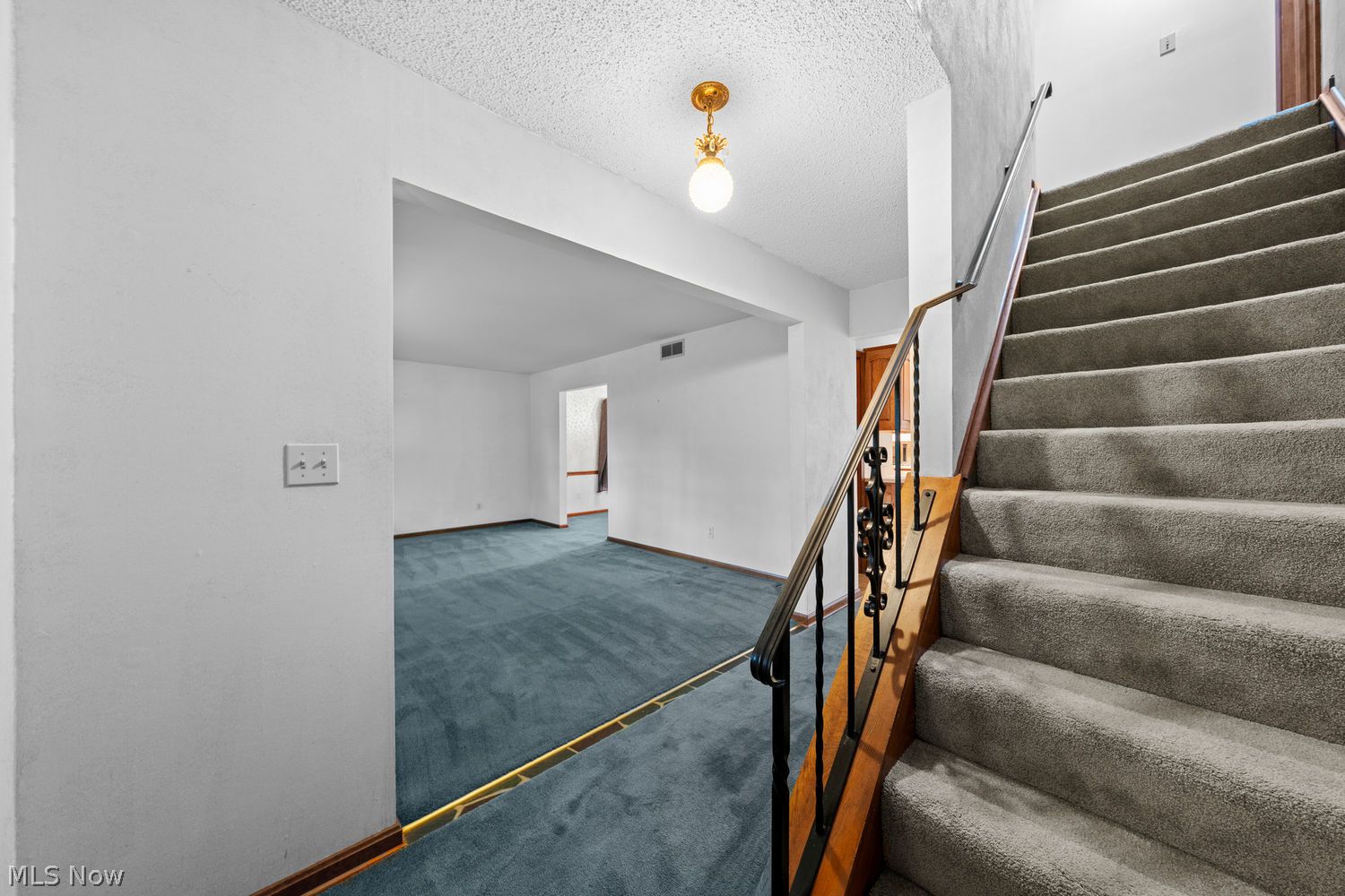 2407 Inas Drive Copley OH 44321