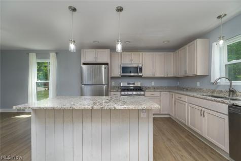 746 E Highland Avenue Ravenna OH 44266