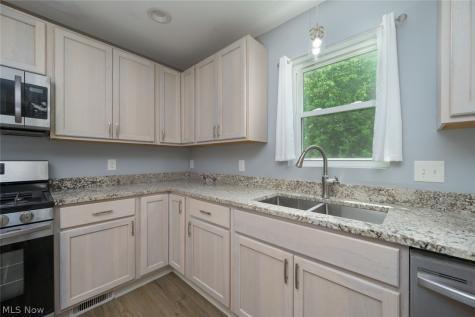 746 E Highland Avenue Ravenna OH 44266