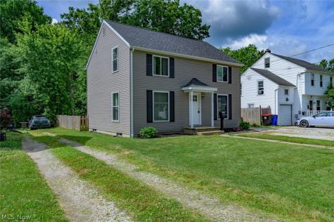 746 E Highland Avenue Ravenna OH 44266