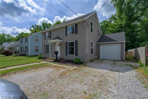 746 E Highland Avenue Ravenna OH 44266