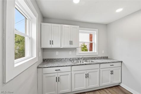 3300 Cedarbrook Road Cleveland Heights OH 44118