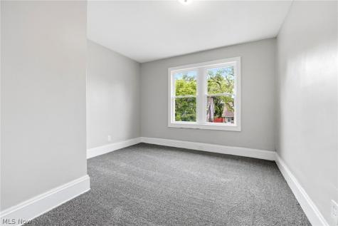 3300 Cedarbrook Road Cleveland Heights OH 44118