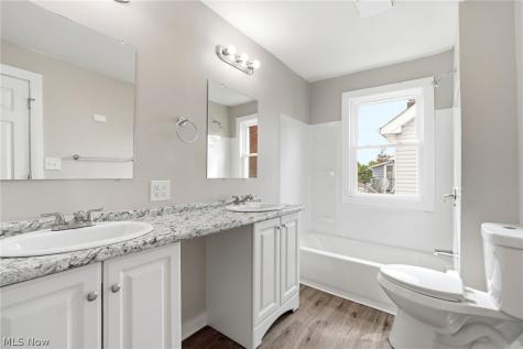 3300 Cedarbrook Road Cleveland Heights OH 44118