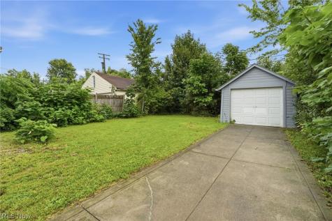 3300 Cedarbrook Road Cleveland Heights OH 44118