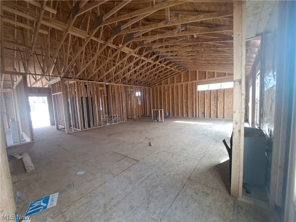 547 Woodlands Glen Avenue Hartville OH 44632
