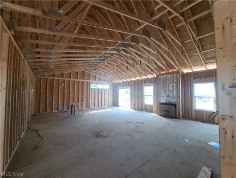 547 Woodlands Glen Avenue Hartville OH 44632