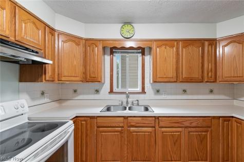 6243 Iroquois Trail Mentor OH 44060