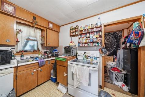 113 15th Street NW Barberton OH 44203