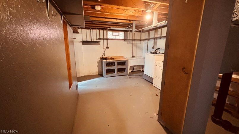 1569 Merrill Avenue Akron OH 44306