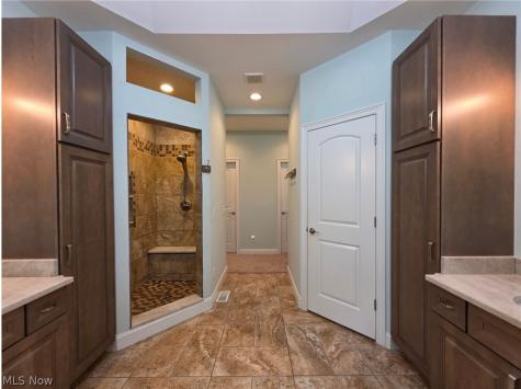 8487 Center Street Mentor OH 44060