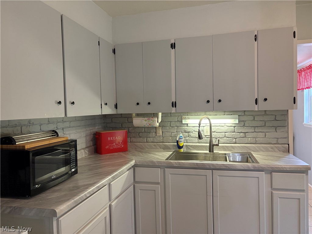 6638 Rochelle Boulevard Parma Heights OH 44130
