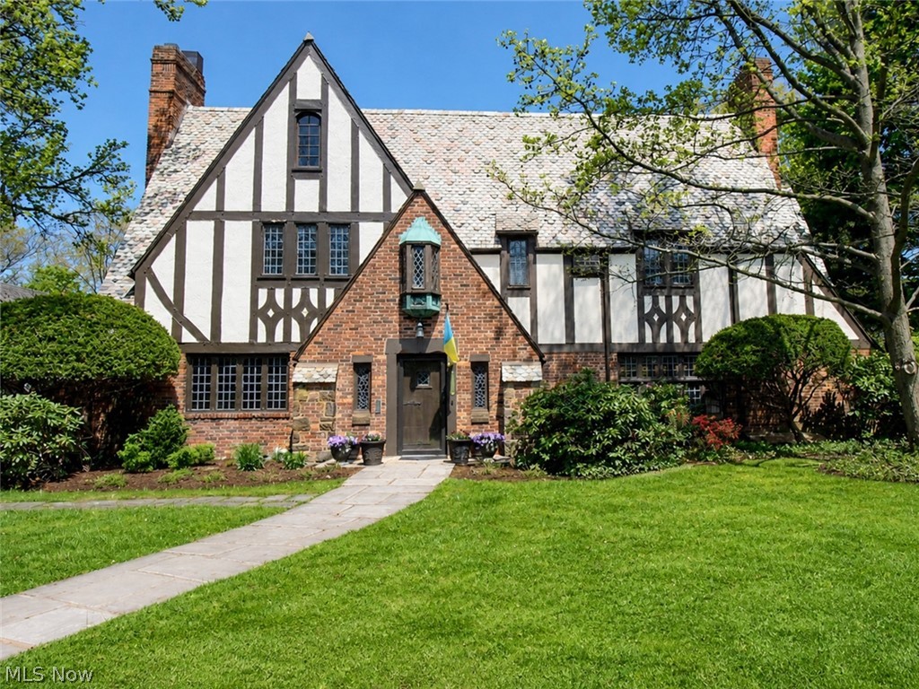19001 Shelburne Road Shaker Heights OH 44118