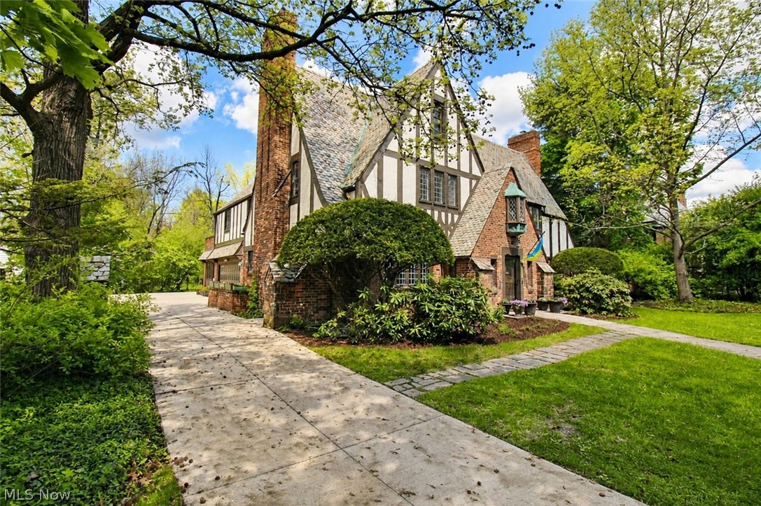 19001 Shelburne Road Shaker Heights OH 44118