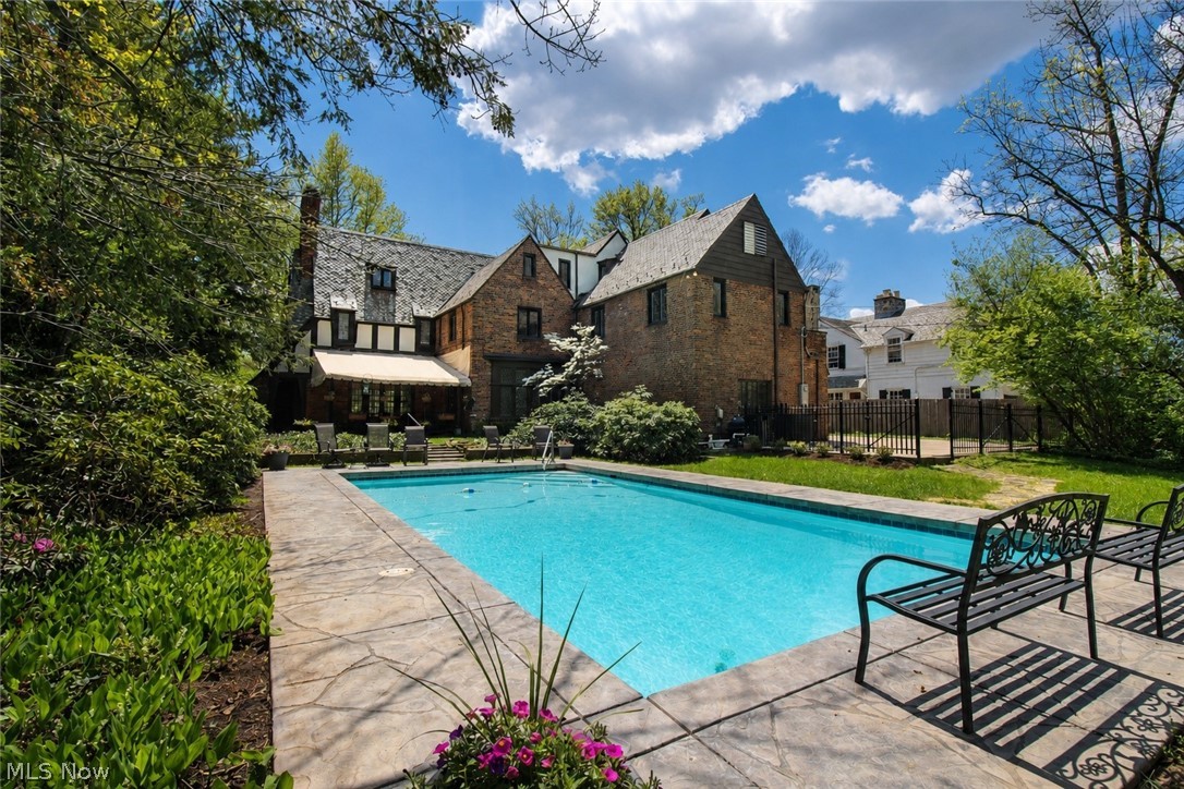 19001 Shelburne Road Shaker Heights OH 44118