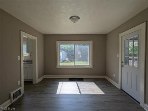 362 E 214th Street Euclid OH 44123