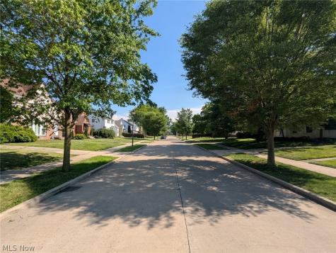 362 E 214th Street Euclid OH 44123