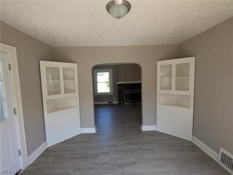 362 E 214th Street Euclid OH 44123